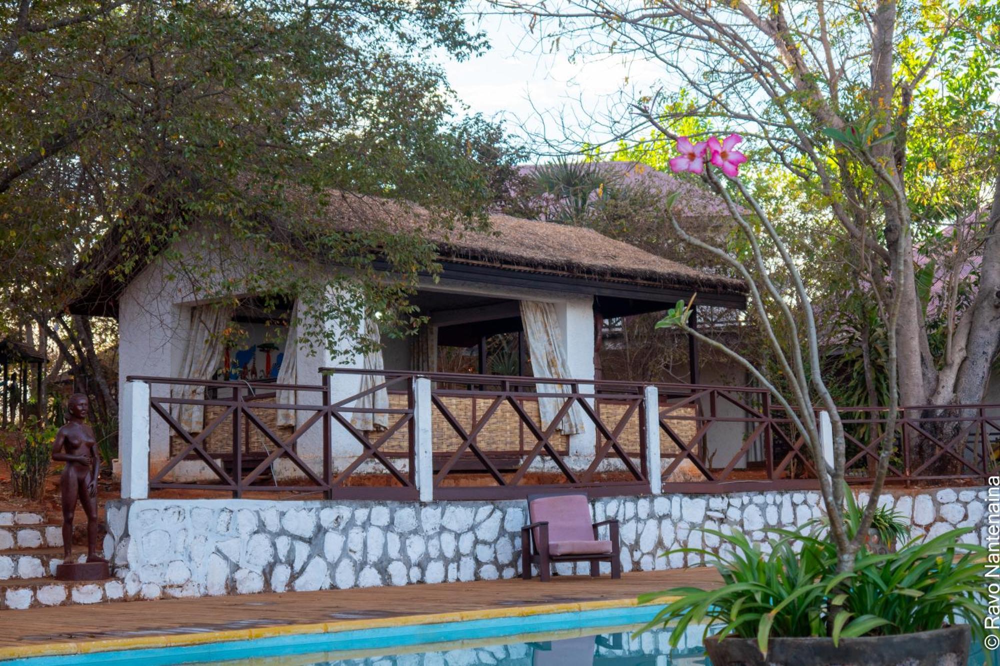 Hotel Olympe De Bemaraha Bekopaka Exterior foto